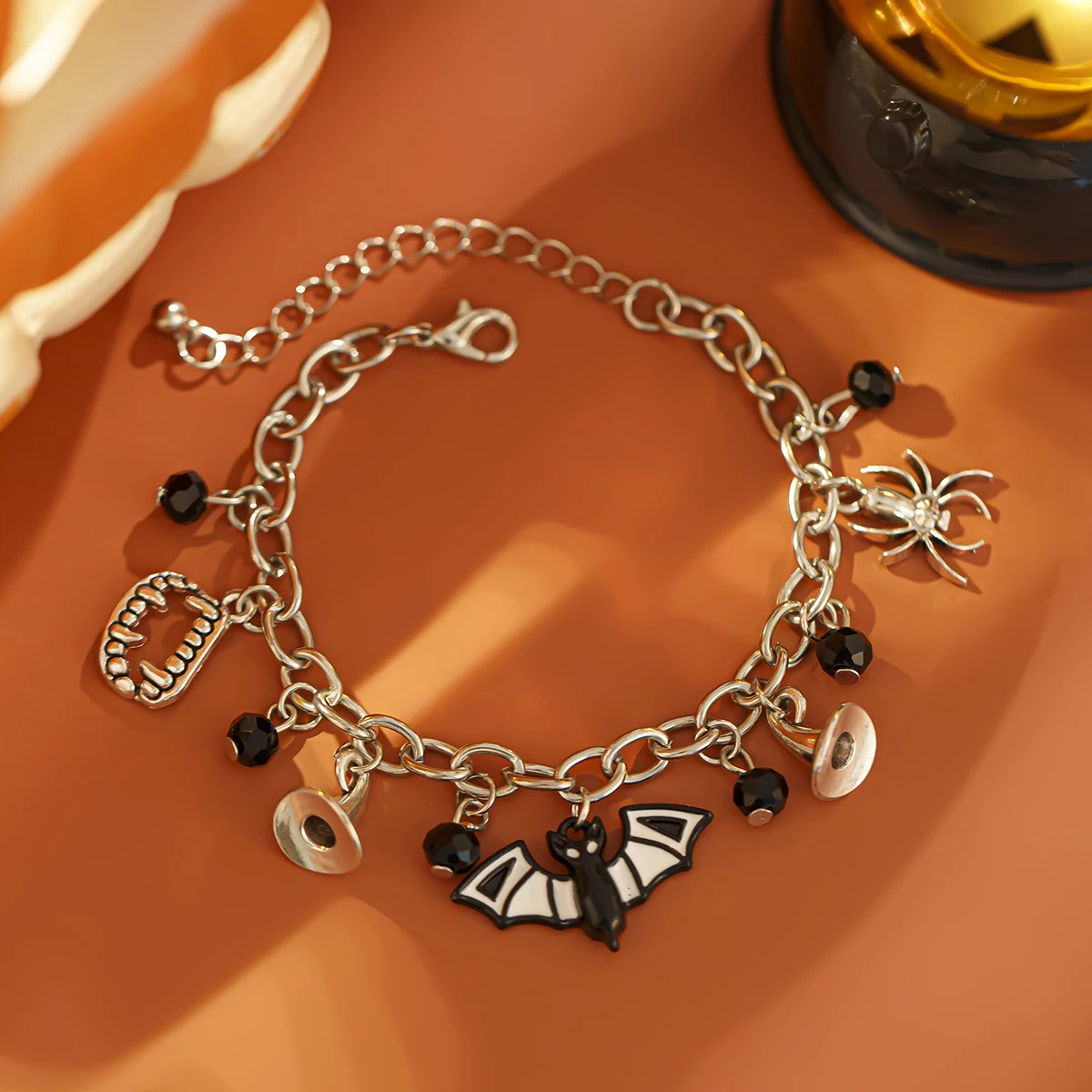 Salircon 여성용 할로윈 마녀 모자 박쥐 거미 크리스탈 비즈 펜던트 팔찌, 2024 트렌드 고스 체인 팔찌, 홀리데이 주얼리
