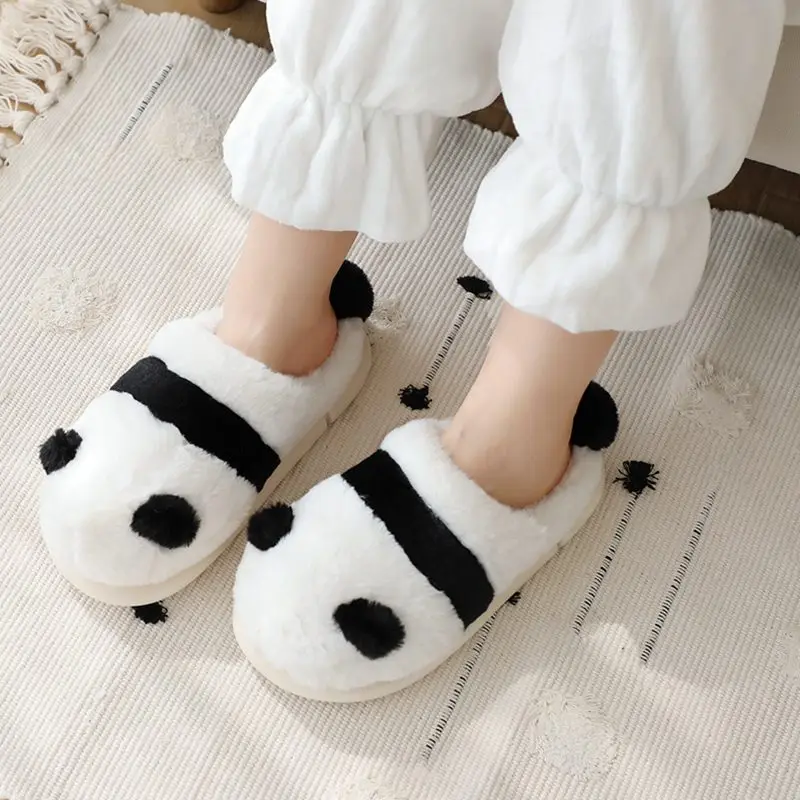 Pantofole di peluche per la casa di Panda carino lanuginoso per adulti di taglia unica pelliccia di cartone animato Unisex scarpe calde da donna per interni classico Pantoufle Femme