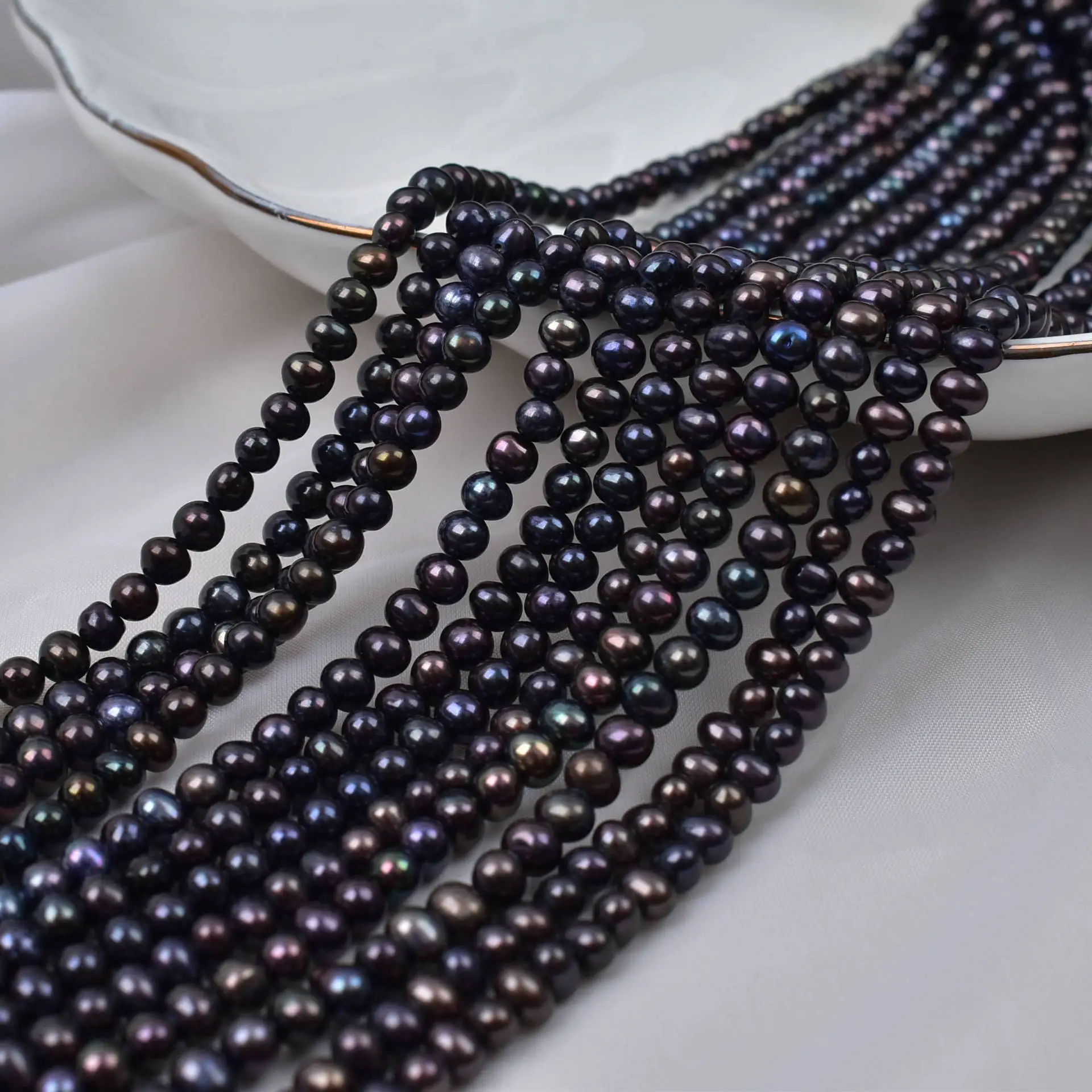 

4mm Jewelry Necklace Black Punch-Through Backing Natural Freshwater Pearl Wholesale Loose Beads for Handmade DIY Accessories