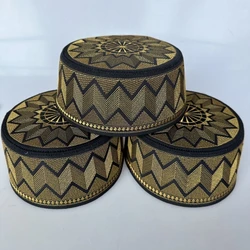 Muzułmańskie czapki dla mężczyzn Odzież Produkty podatkowe Turcja Darmowa wysyłka Modlitwa Mesh Glod Hat Kippa Islamic Kufi Topi Embriodery 03295