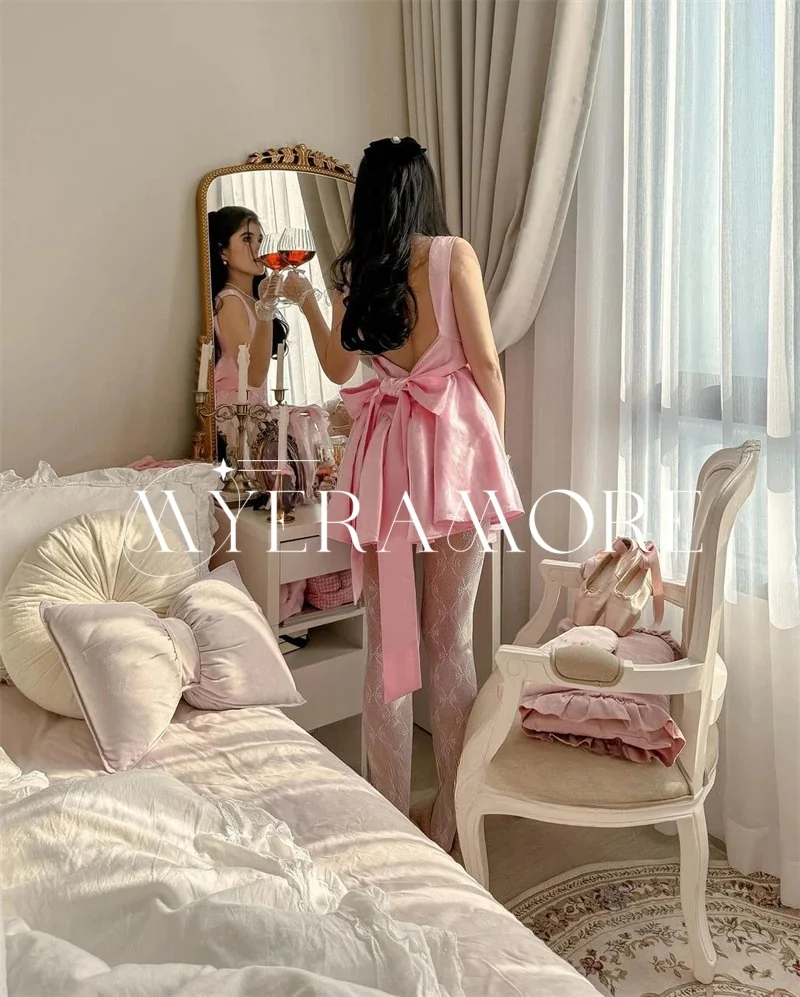 الوردي الساتان فساتين حفلة موسيقية قصيرة السباغيتي الأشرطة فساتين لحفلات الكوكتيل ساحة طوق القوس رداء حفلات مخصص فساتين Sheer