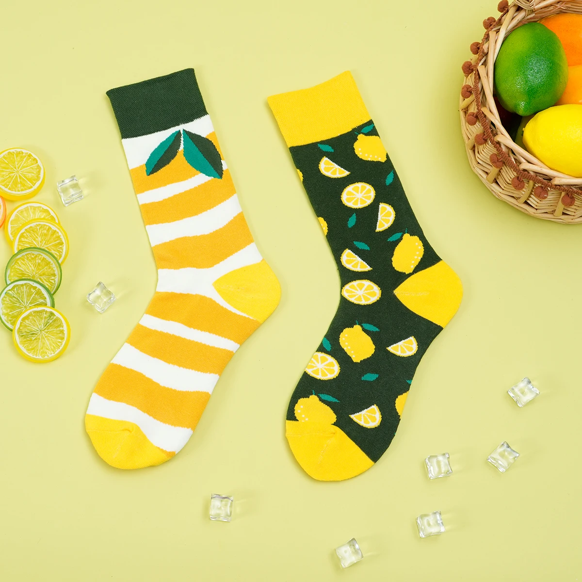 

1 Pair Unisex Lemon Pattern AB Style Comfy Breathable Mid Tube Socks Suit In All Seasons For Daily