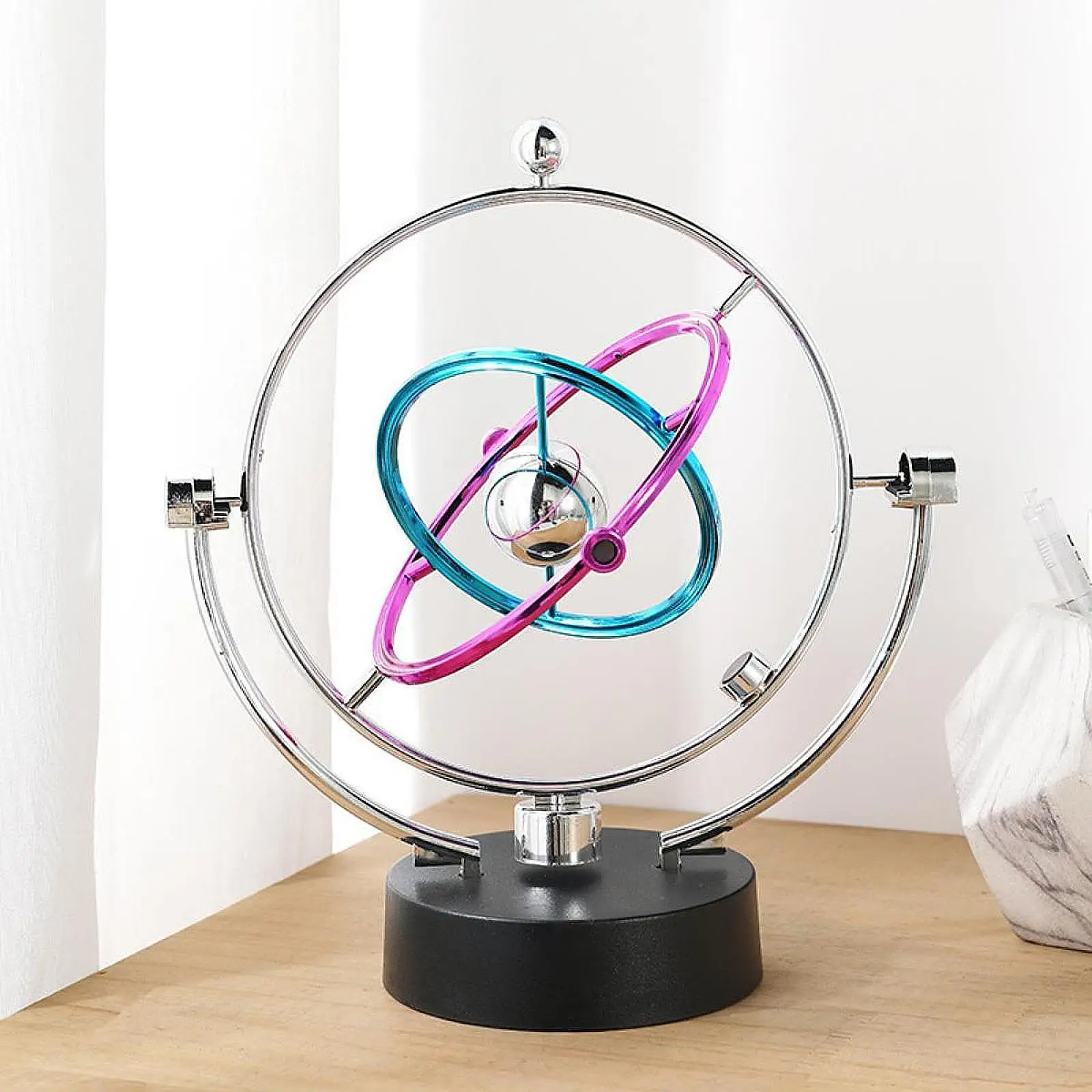 Perpetual Motion Swing Balls Desk Decor Sculpture Home Decoration Tabletop Decor Table Shelf Decor Educational Gift