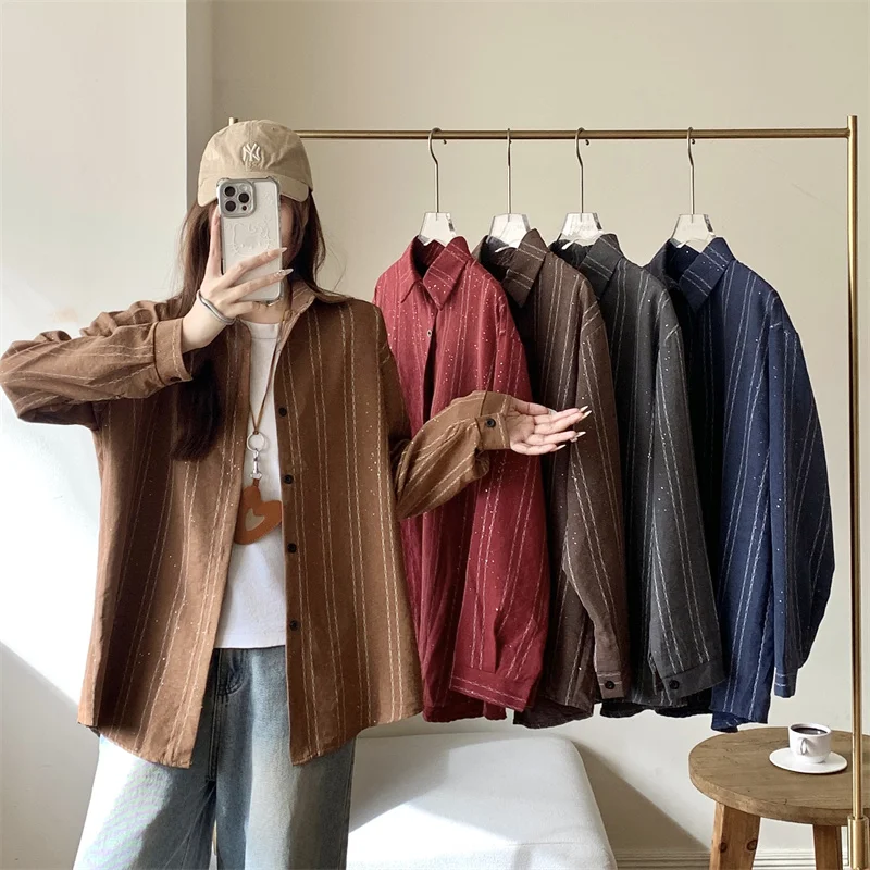 Jesienna koszula w paski w stylu vintage, damska, luźna bluzka z długim rękawem zapinana na guziki, damska, codzienna, uniwersalna bluzka z blokami kolorów.