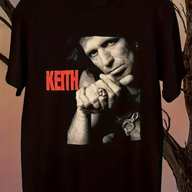La camiseta The Gift preparada por Keith Richards para los fanáticos es perfecta para uso informal y versátil en verano en casa.