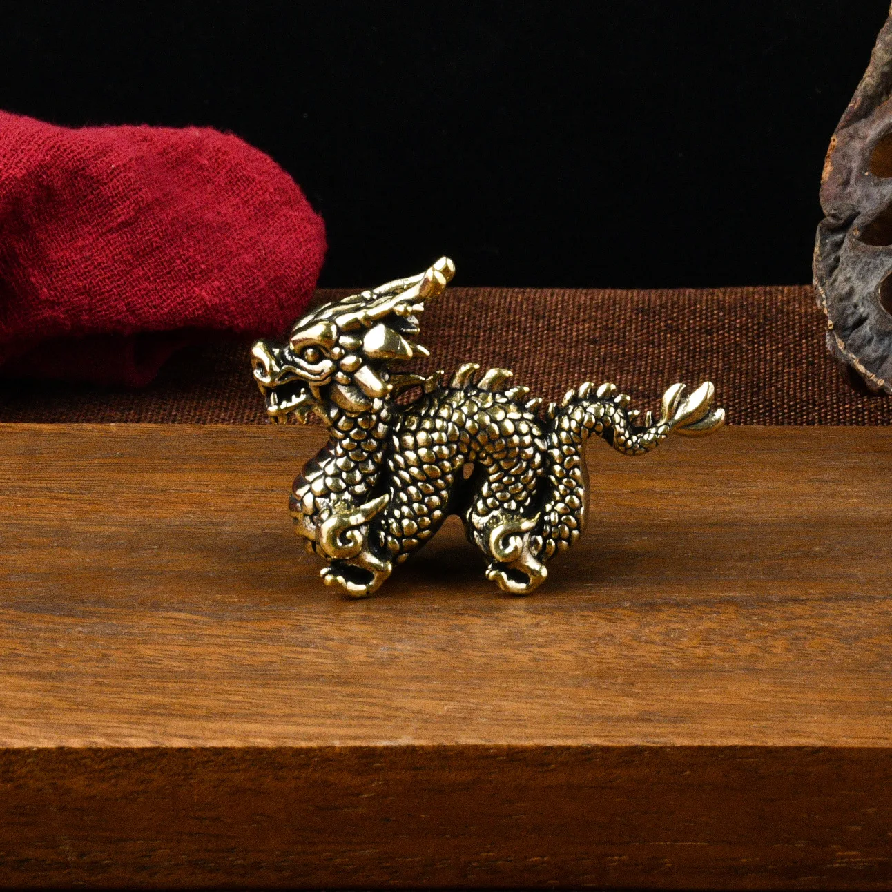 Brass Auspicious Cloud Dragon Zodiac Dragon Figment, Flying Dragon Year Tea Table, Tea Pet Tabletop, Retro Aged Copper Ware