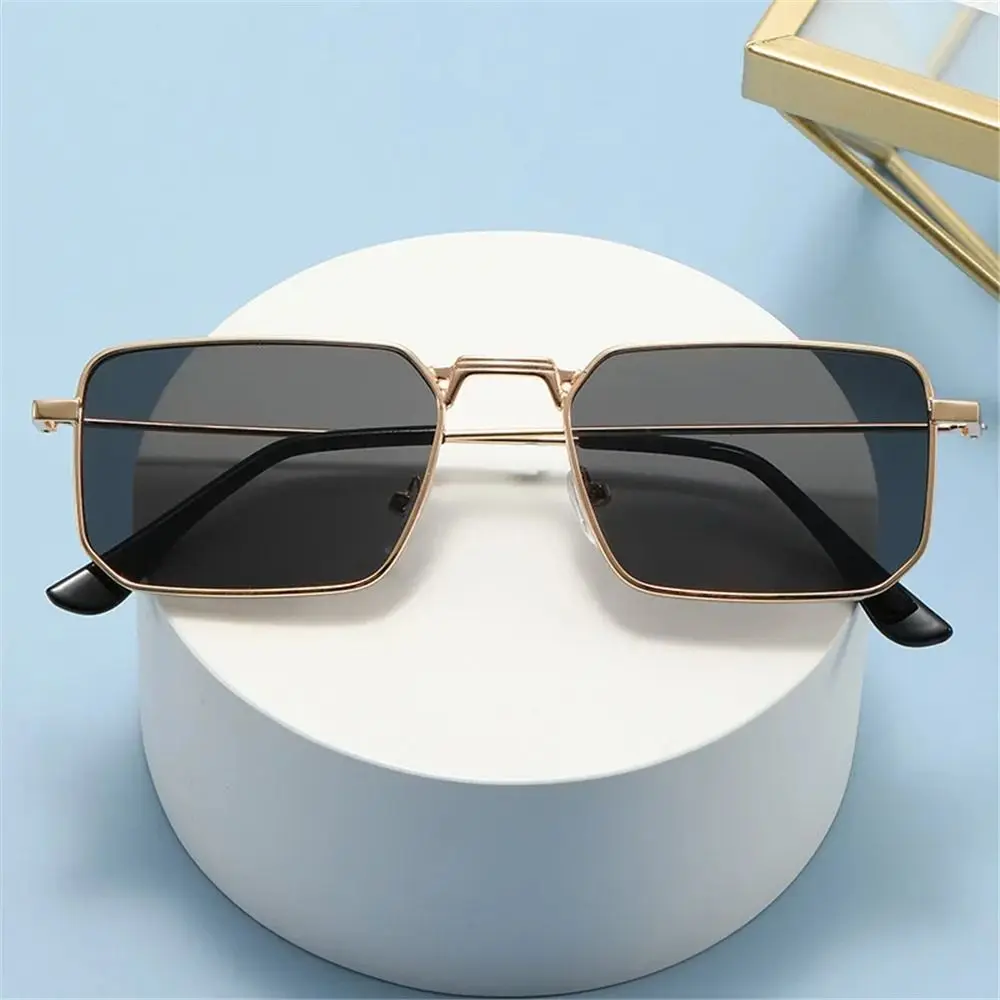 Retro-Rechteck-Sonnenbrille für Damen und Herren, hochwertige Punk-Sonnenbrille mit Metallrahmen, Vintage-Reisestöne, UV400-Schutz