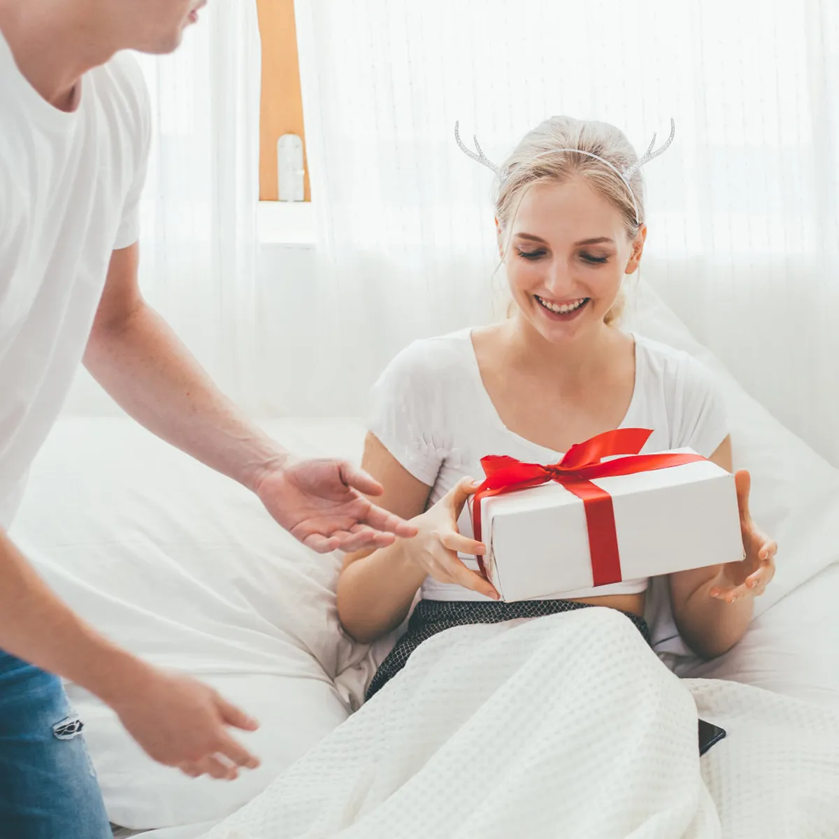 

2 шт. классических ободков для волос в виде оленьих рогов, рождественские повязки на голову, праздничные аксессуары для вечеринок для детей и взрослых, легкие