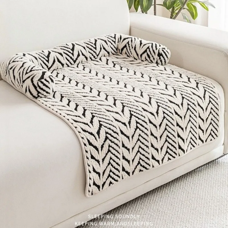 

Premium Plush Non-Slip Pet Mat Thick Couch Sofa Bed for Cats Dogs Cozy Washable Dog Bed Cat Pad Pet Indoor Outdoor Travel Use