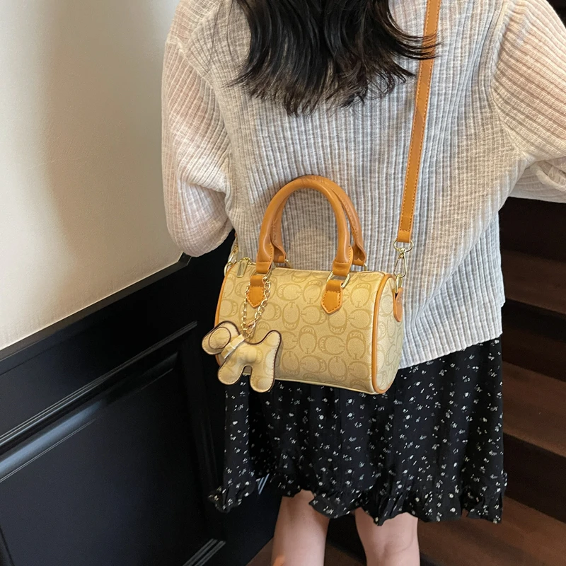 

Роскошные кожаные сумки через плечо для женщин, популярная сумка через плечо в стиле Messenger с элегантной классической отделкой