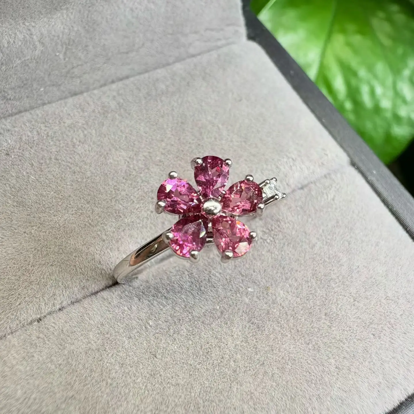 

1 Pc Fengbaowu Natural Garnet Flower Ring 925 Sterling Silver Reiki Healing Stone Fashion Crystal Jewelry Gift Women