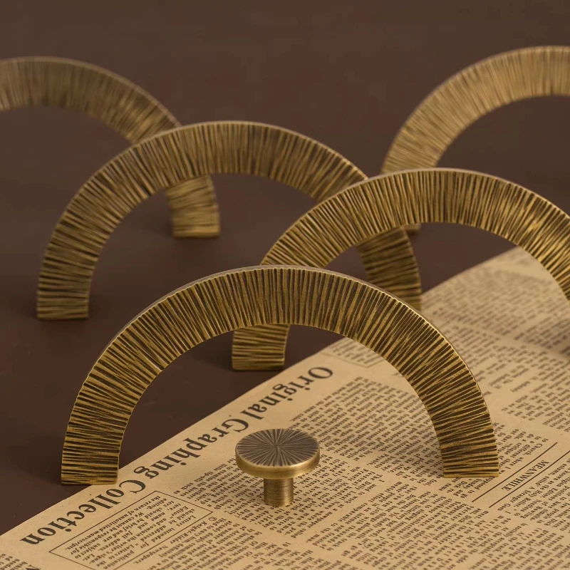 Handgefertigter Schranktürgriff aus Bronze, Halbmond-Knöpfe, Schrank-, Schreibtisch- und Schubladen-Griffe, Möbelbeschläge, Küchenzubehör – Detail 4