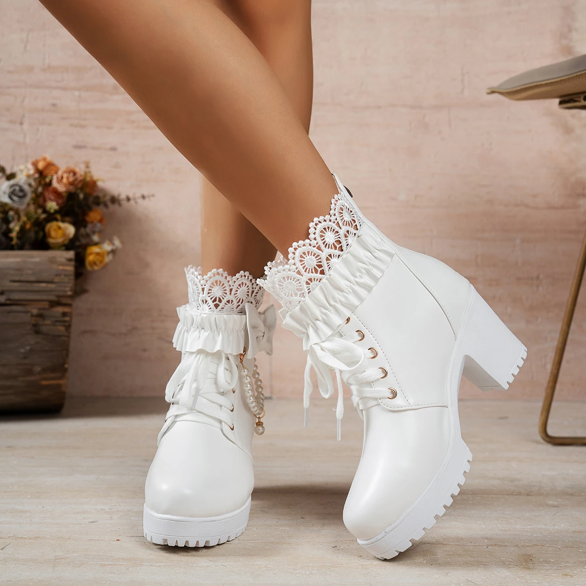 Spring Autumn Trend Beaded Chain Decorative Elegant Fashion Boots Women's 2026 New Solid Color Non-slip Comfortable Bare Boots