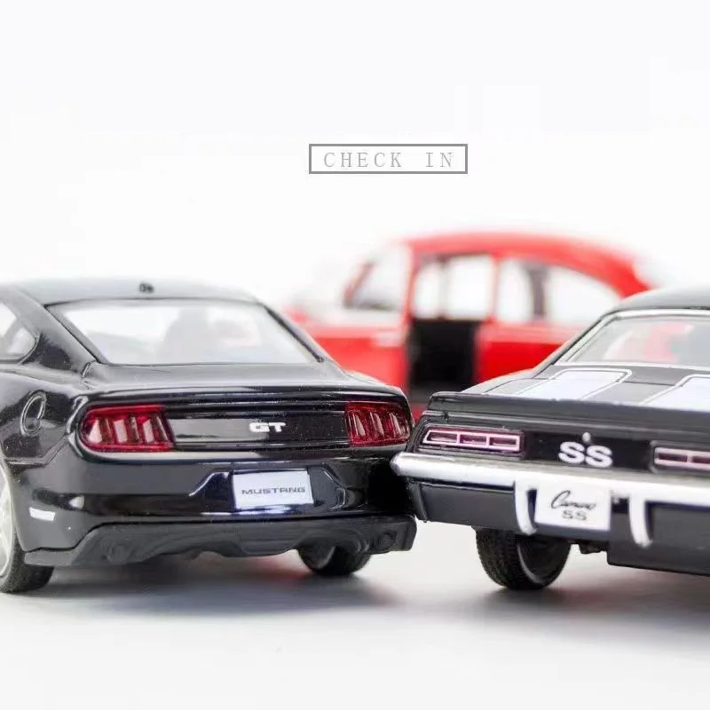 1:36 Mustang GT Diecast Alloy Car Model Metal Pull Back Simulation Car Toy Sports Car Ornament With To Open The Door Gift Car