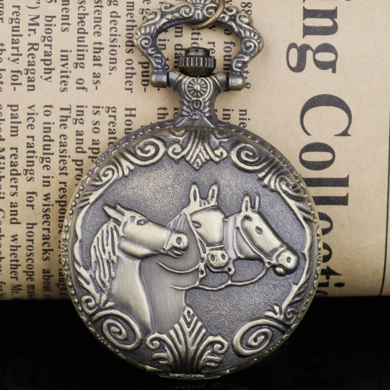 خمر ثلاثة الحصان نمط الكوارتز قلادة كبيرة ساعة الجيب الرقمية الوجه الهاتفي Ntique نموذج Tuo الجدول تنقش ساعات الجيب