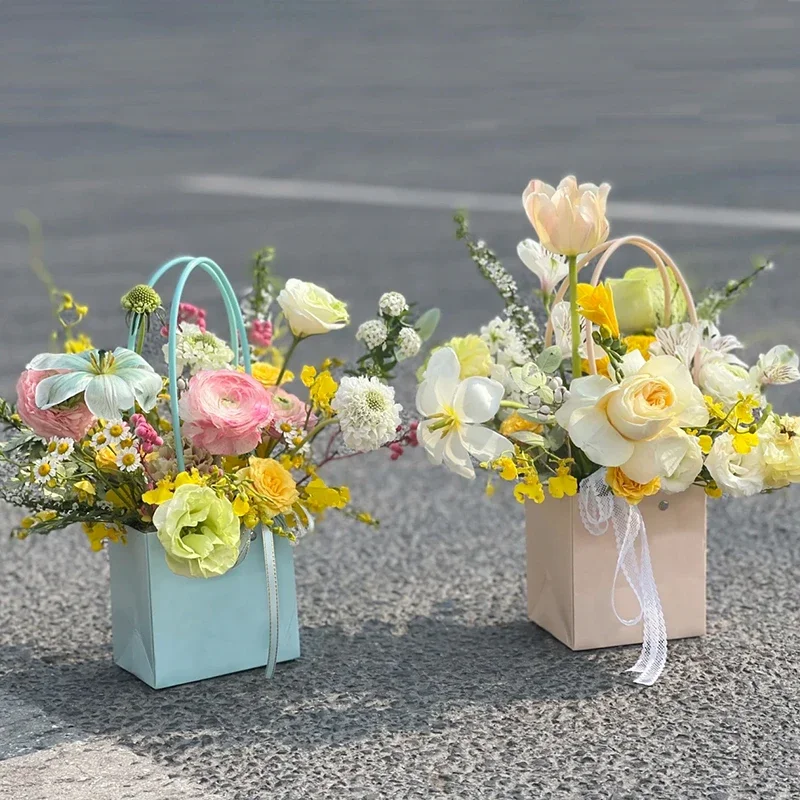 10pcs Handheld Flower Arrangement Box Waterproof Coated Kraft Paper Handbag Valentine's Day Flower Gift Portable Packaging Boxes