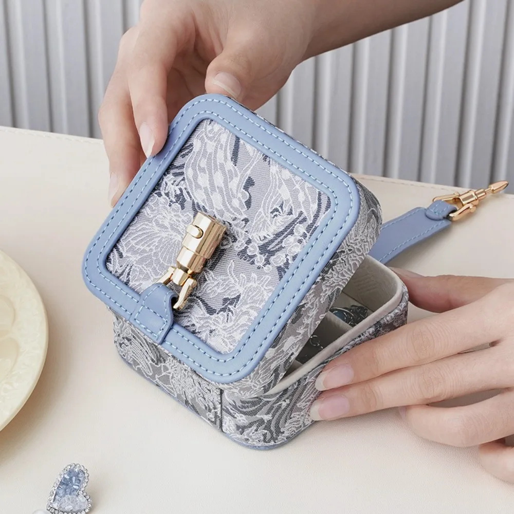 Новая кожаная коробка для хранения ювелирных изделий, высококачественная витрина для ювелирных изделий с вышивкой, органайзер для хранения, модный футляр для ювелирных изделий, свадебный