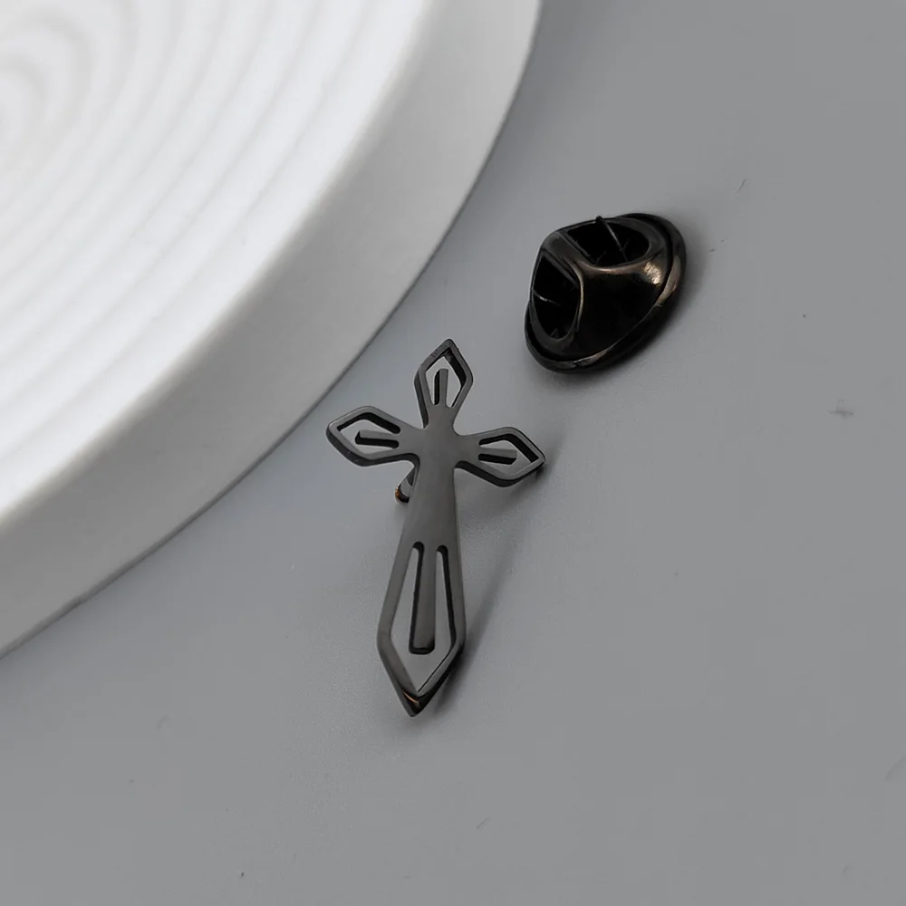 New cross lapel pin, fashionable stainless steel badge, religious style brooch suit accessories, suitable for party wear