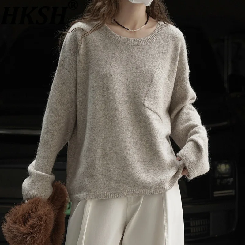 

HKSH Autumn Winter New Women Sweater O-neck Pullover Long Sleeve Single Side Pocket Elegant Fashion High Street Chic Top HK12964