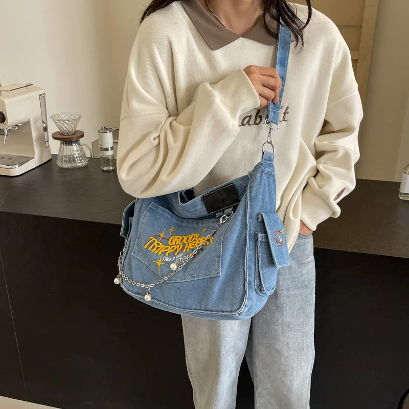 

2025 в наличии, ленивый стиль, большая вместительная джинсовая универсальная повседневная сумка-тоут для поездок на работу, модная трендовая универсальная сумка через плечо