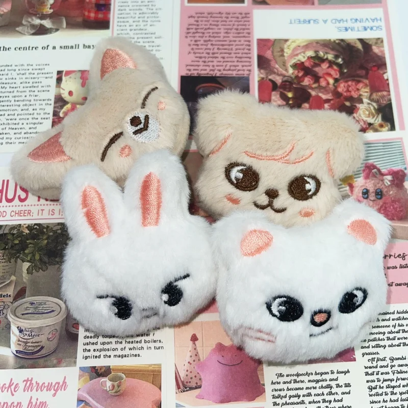 StrayKids Nuova peluche Spilla carina Accessori distintivo Zaino Accessori abbigliamento SKZOO Wolfchan Bbokari Regalo del Ringraziamento