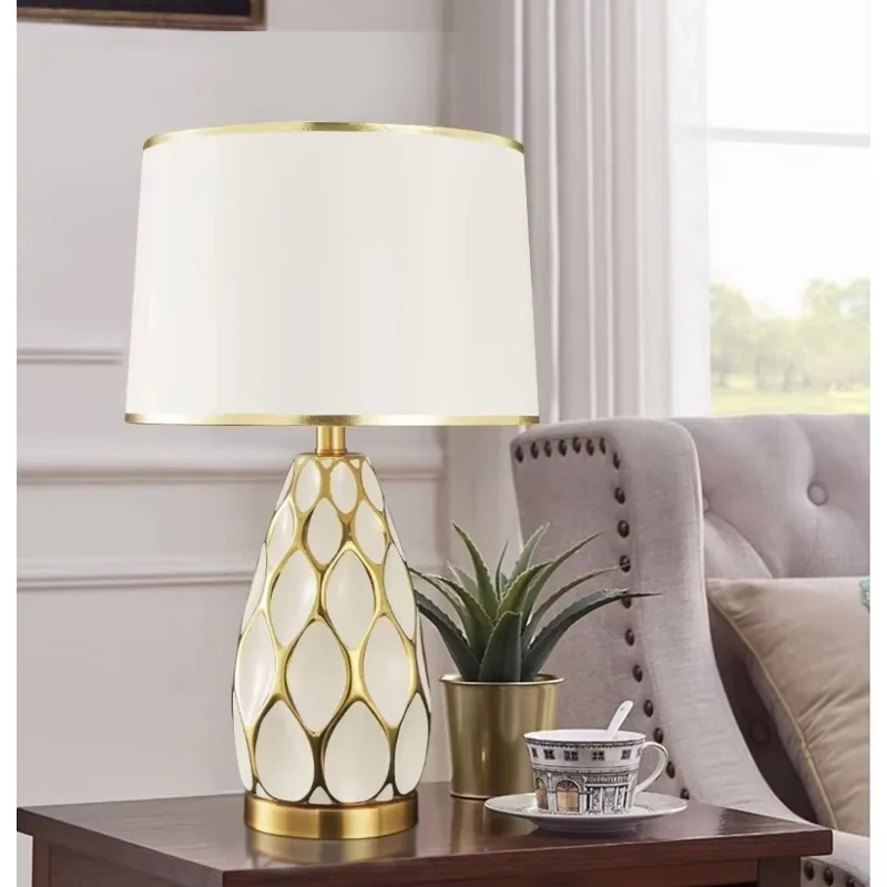 Customized Light Luxury Post Modern Bedroom Romantic Lamp Tube Light Emitting Diode Nail Art Desk Modern Ceramic Desk Lamp