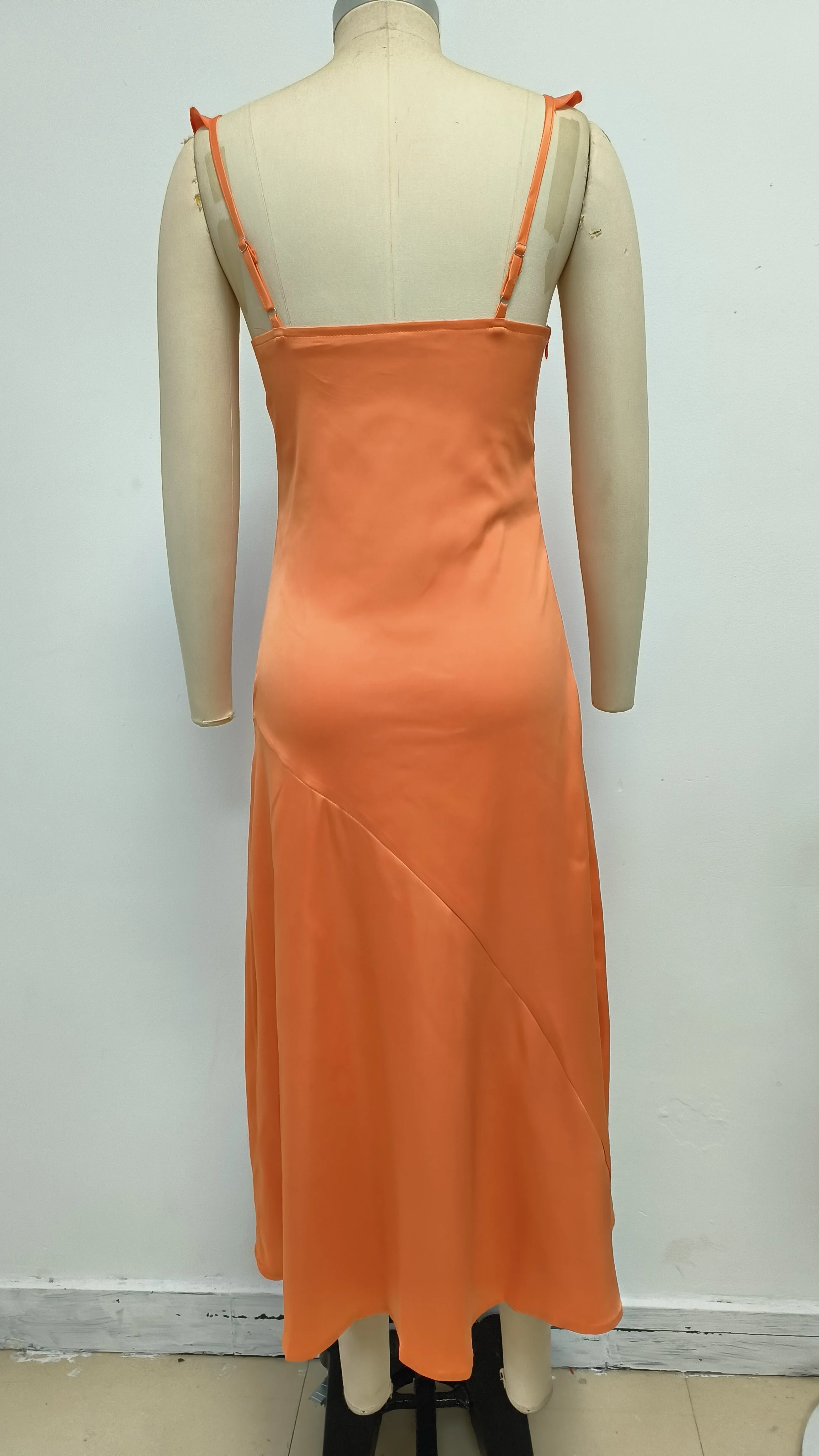 女性オレンジサテンミディカーフドレスソフトで快適な V ネック A ラインカジュアルイブニングトピックパーティードレス卸売ドロップシッピング