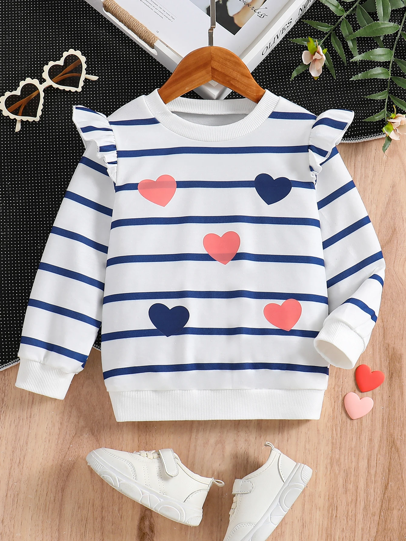 

Girl's striped heart print round-neck pullover with ruffled shoulder and long sleeves
