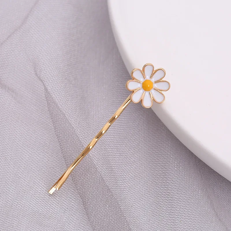 Cute Daisy Hairgrips Gold Color Wave Shape Metal Hair Clips Girl Casual Headwear Hair Accessories