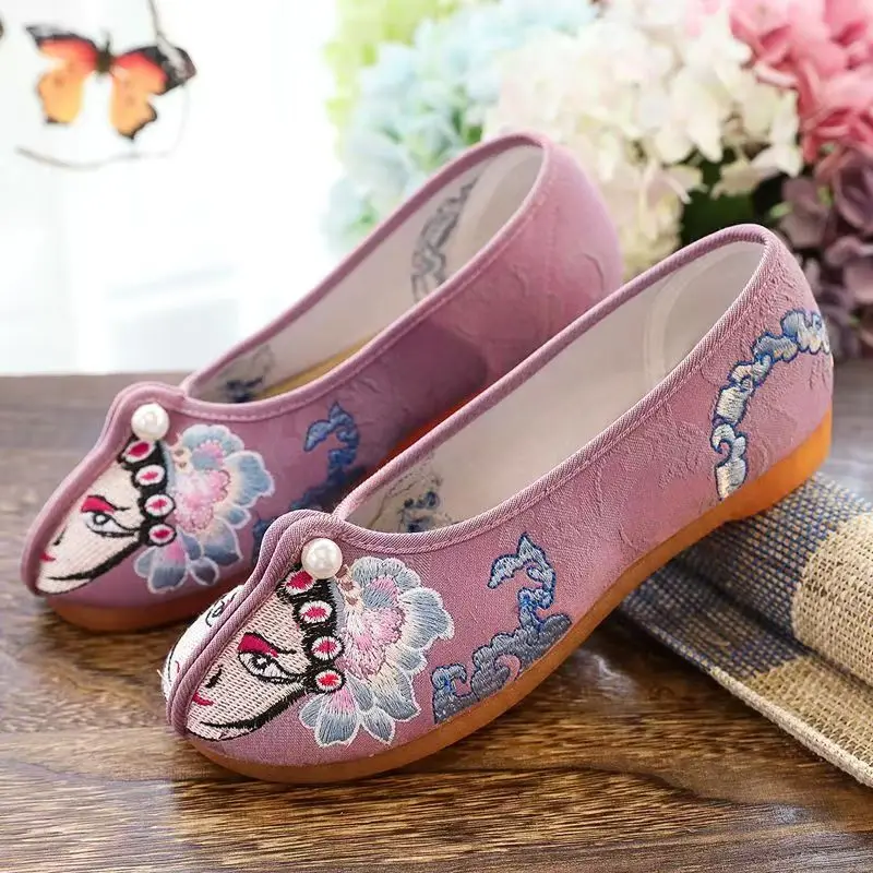 2024 Woman's Chinese Traditional Flat Sole Embroidered Shoe Soft Sole Shallow Slip On Facial Makeup Pattern Canvas Shoes