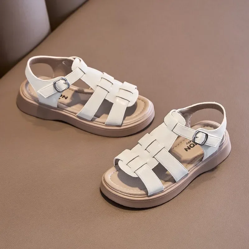 

Детские сандалии с Т-образным ремешком для девочек, новинка лета 2023 г., пляжная римская обувь для малышей, нескользящая универсальная шикарная удобная модная обувь