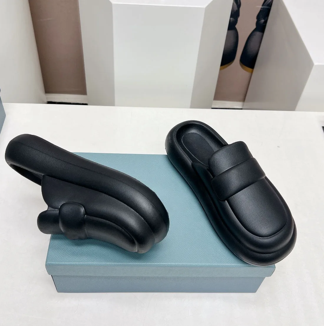 New round toe half slippers for women's summer outerwear casual flat bottomed office anti slip soft sole fashionable sandals