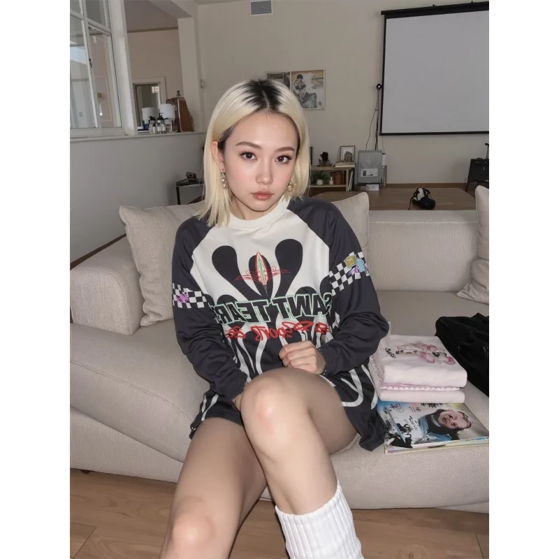 

Men's and Women's Retro Printed Streetwear, Fashionable Long Sleeved T-shirts, Quick Drying Loose and Comfortable Tops