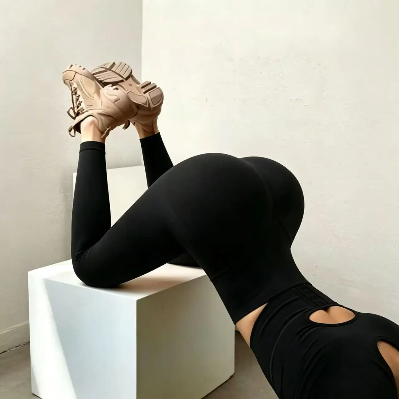 Minimalist and Fashionable Women's High Waisted Yoga Pants for Spring, Summer, and Autumn, Hip Lifting and Leggings, Running and