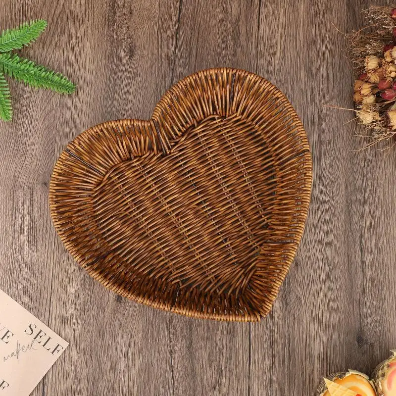 Heart Shaped Woven Storage Basket Hand-Woven Simulation Rattan Desktop Basket For Gift Home Decor Sundries Organizing Use