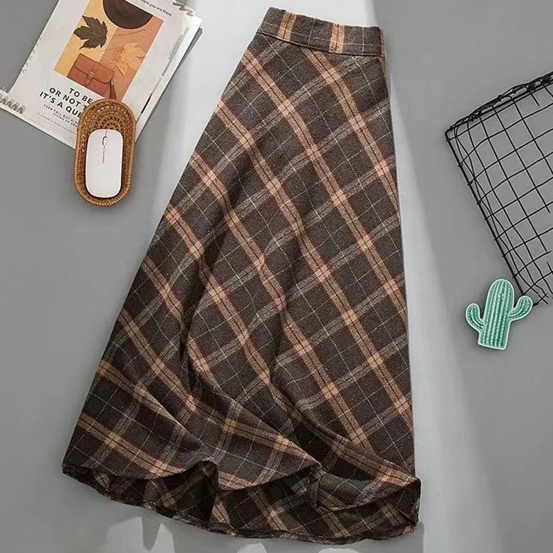 Autumn Winter Faux Woolen Skirt Women Vintage Thicken High Waist Long Skirt Woman 2025 Warm A Line Pleated Plaid Skirt Female