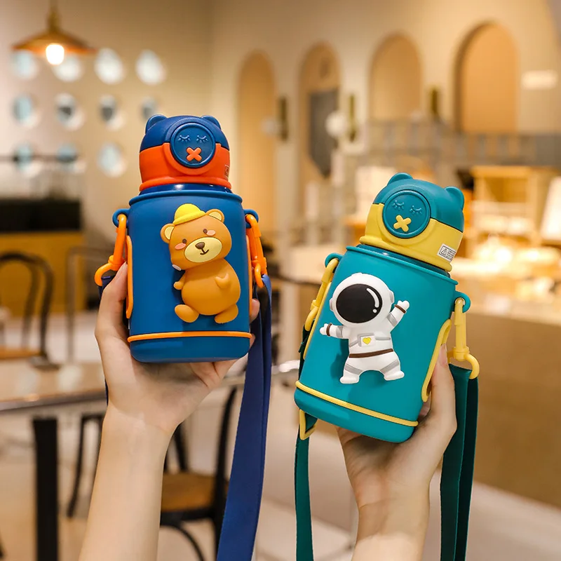 Kinder Thermos Tasse Kreative Cartoon Dreidimensionale Drücken Sound Puppe Denkt Student Topf Elastische Deckel Stroh