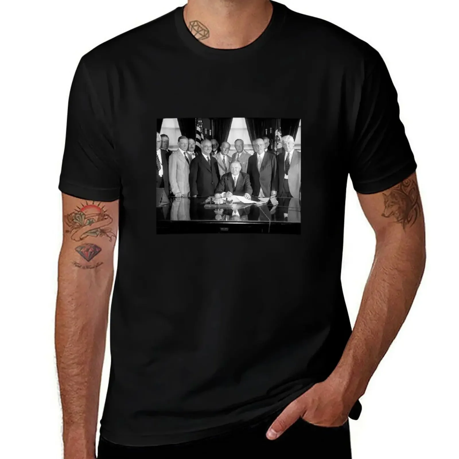 

President Hoover Signing Farm Relief Bill - 1929 T-Shirt oversized graphic tee summer 2025 mens cotton t shirts