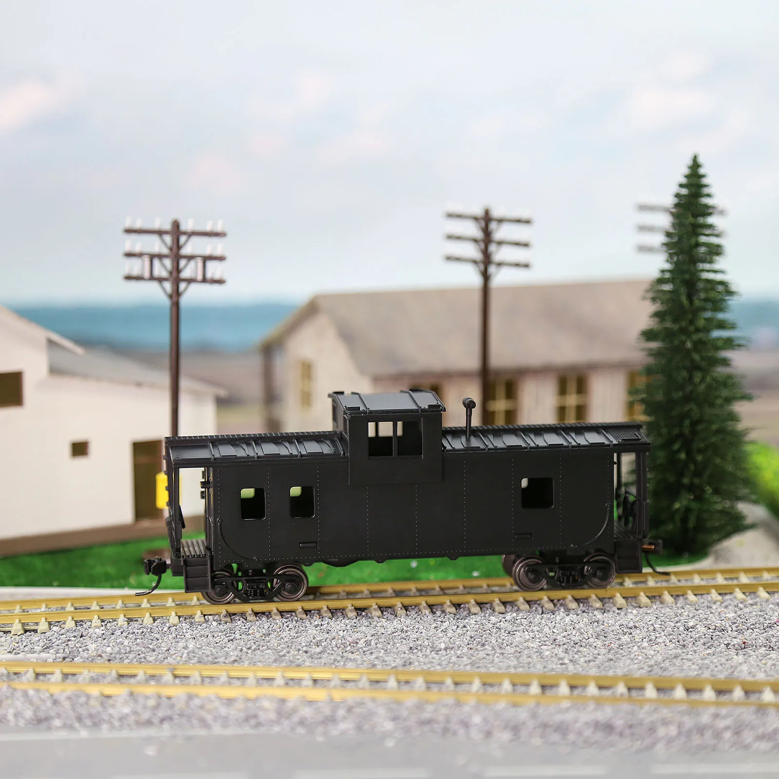 1 Unit Evemodel Trains - Painted Unlettered HO Scale 36\' Wide Vision Caboose Wagons C8763