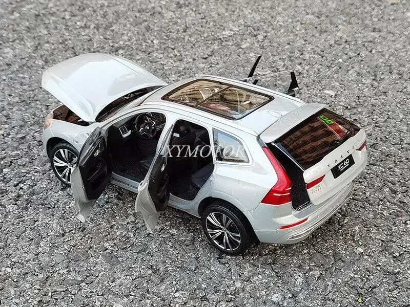 1/18 For Volvo XC60 2022 SUV Diecast Car Model Toys Hobby kids gifts White/Silver/Gray Gift Collection Ornaments Display