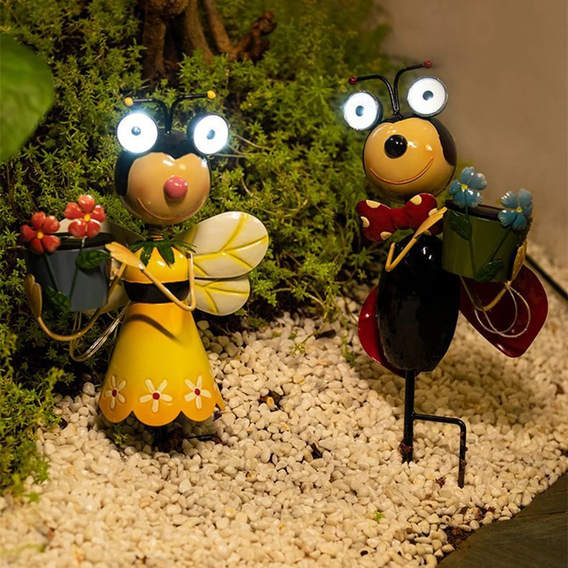 

Solar Garden Outdoor Statues Cute Ladybug Bee Figurines with Waterproof Light Metal Insect Ornaments for Patio Balcony Yard Lawn