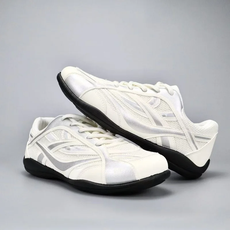 Breathable Mesh Flat Sneakers for Men Lightweight Anti Slip Sports Walking Shoes Daily Outdoor Footwear Classic Man Running Shoe