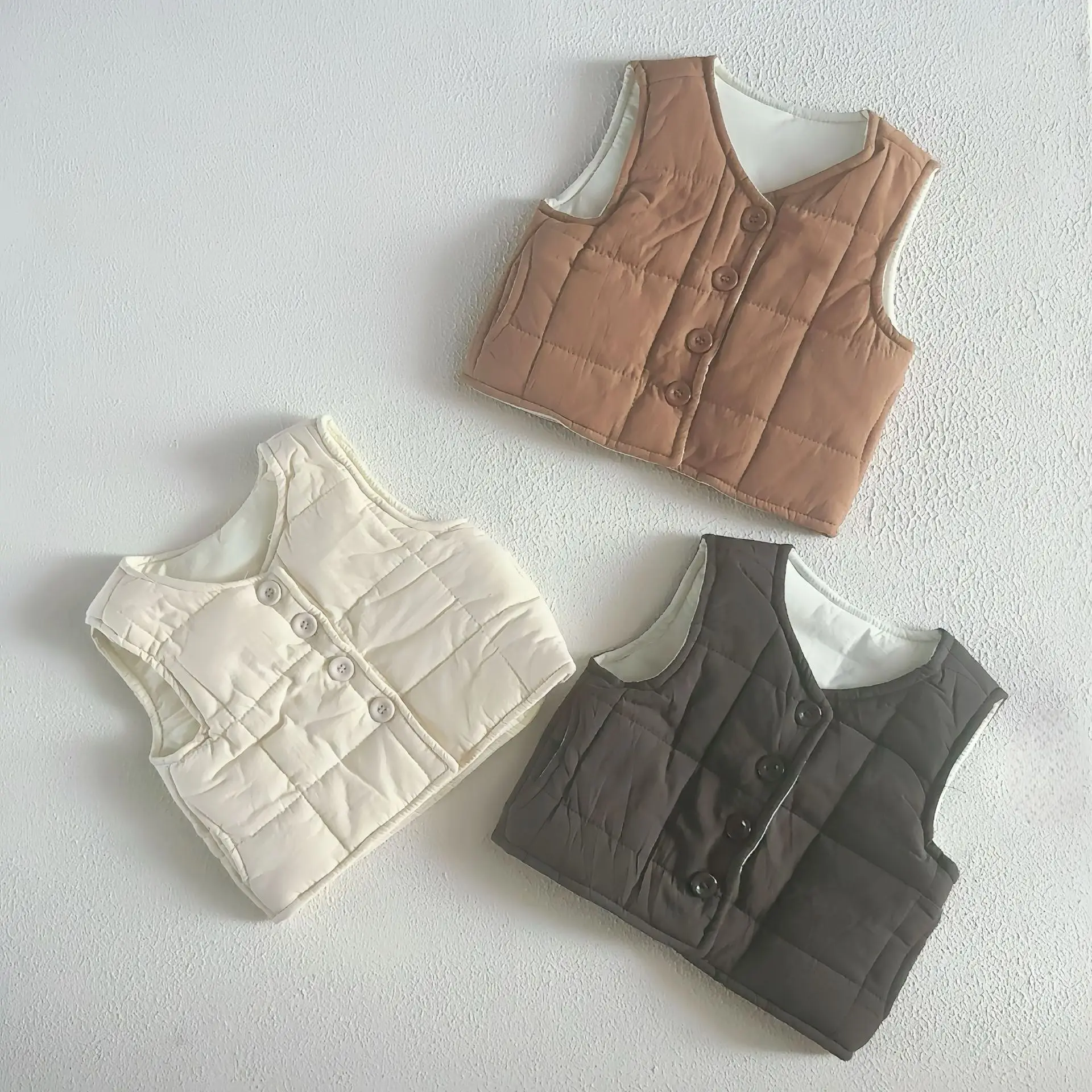 

2025 Winter New Baby Sleeveless Warm Vest Plus Velvet Thick Infant Boy Girl Padded Jacket Toddler Solid Casual Vest Cardigan