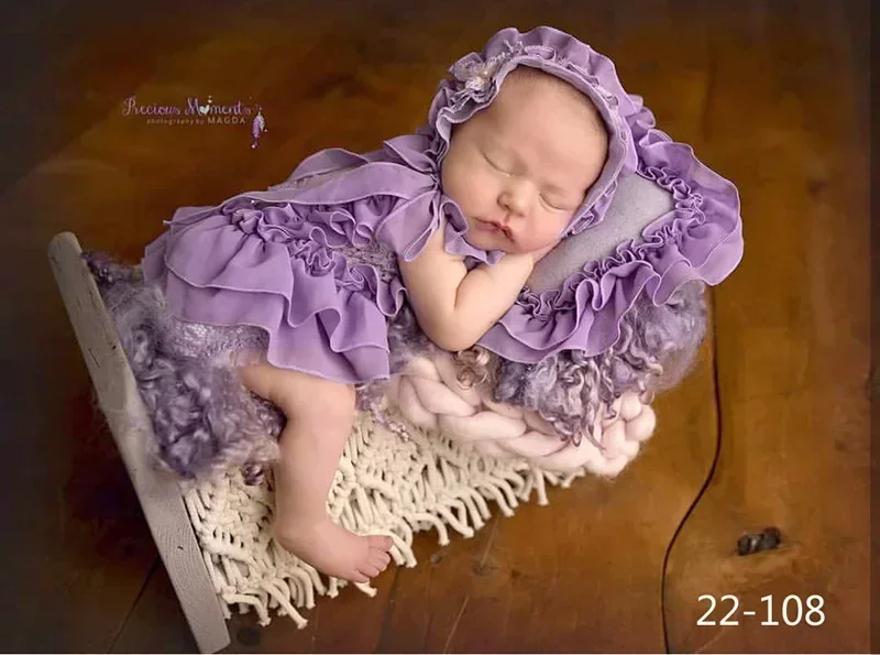 Dress color Newborn solid Princess Photography  Dress+Hat+Pearl Lace Pillow+Shoes 4pcs/suit pour nouveaux nés