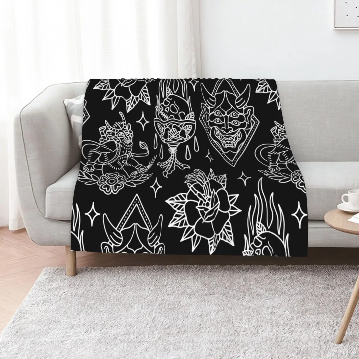 

Black and White Traditional Tattoo Flash Pattern Throw Blanket Large Bed linens Polar Blankets