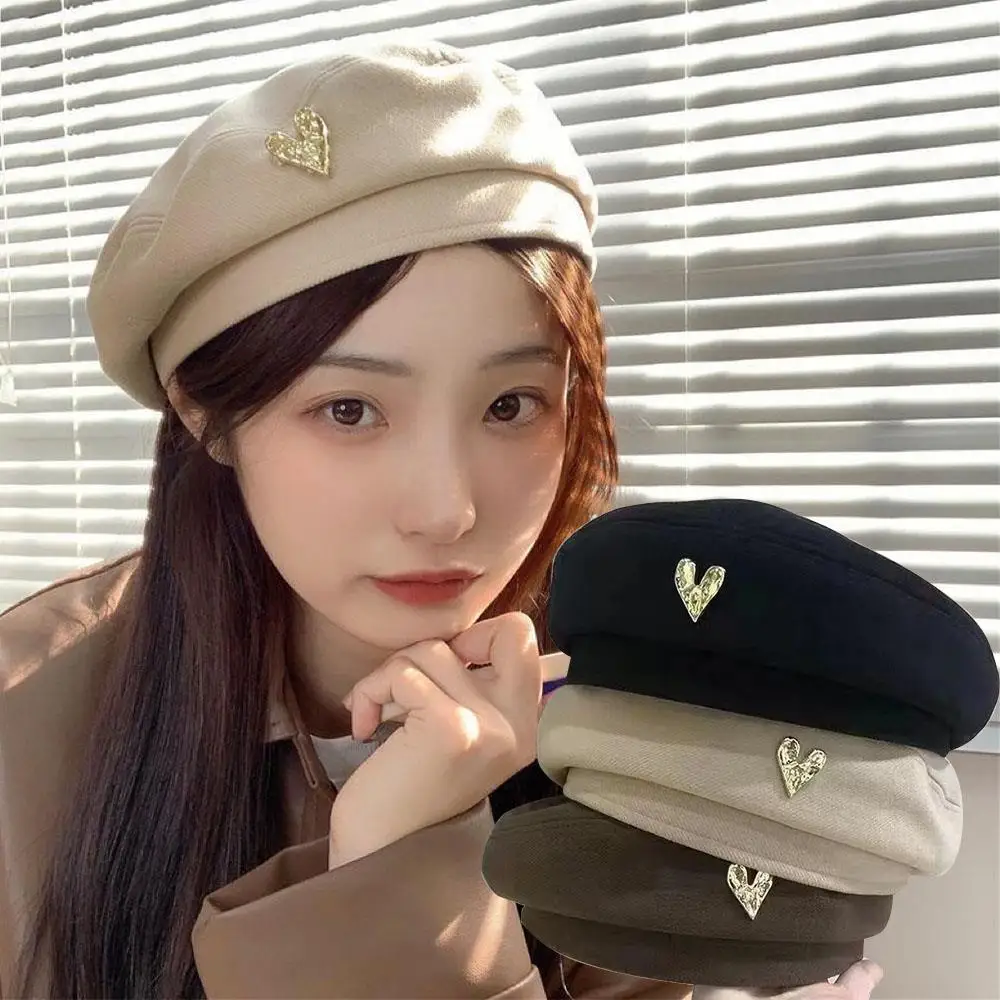 

Elegant Berets Winter Hats Vintage French Metal Heart Logo Painter Hat Street Octagonal Beret Caps Solid Color Brimless Hat