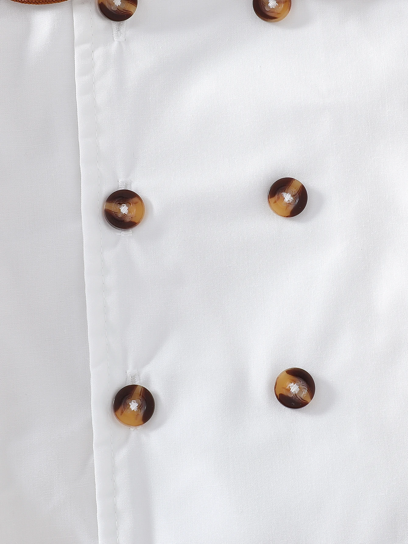 قميص صيفي جديد بأكمام قصيرة وأزرار بلون سادة لعام 2025 على طراز الكلية