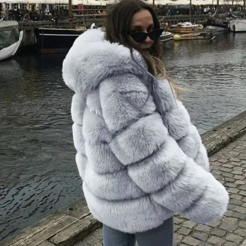 Ladies Fox Coat Luxury Faux Fox Fur Short Hooded Jacket Women Fashion Winter Warm Thick Fake Fur Coats Flurry Fur Overcoat 2024