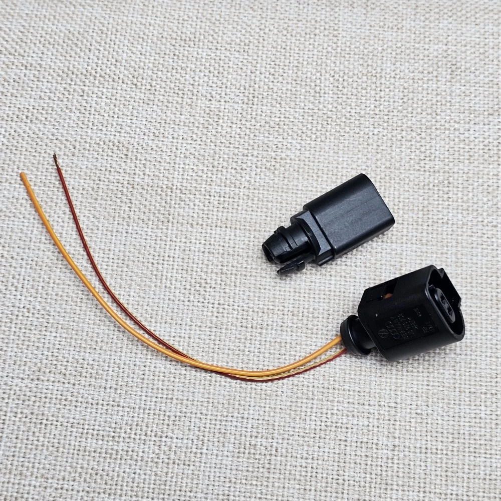 

Датчик температуры внешнего воздуха для VW Passat Polo Tiguan Santana CC Jetta MAGOTAN Golf YETI Superb Sagitar 6RD820535 8Z0820535