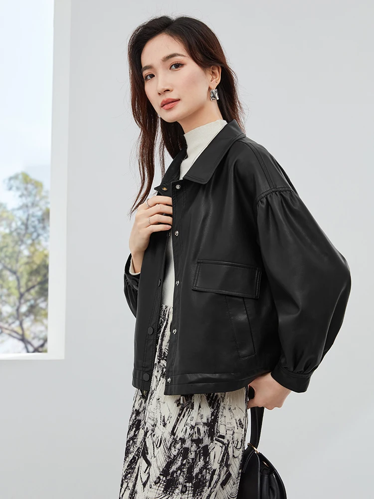 เสื้อคลุมหนังทรงหลวมแบบยาว สไตล์แฟชั่นสำหรับผู้หญิง ดีไซน์ใหม่ล่าสุดสำหรับฤดูใบไม้ร่วง  ทำจากหนังแท้  ใช้งานได้หลากหลาย